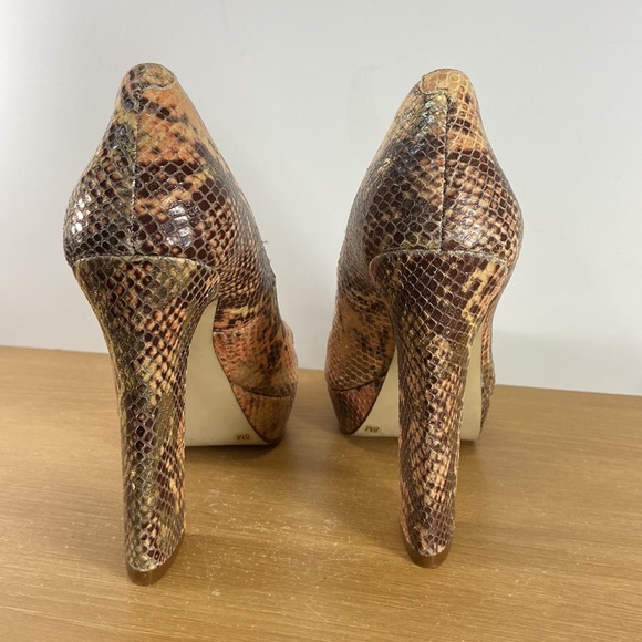 Gianni Bini Size 8 Peep Toe Platform Heels Snake Skin Print - Picture 4 of 12